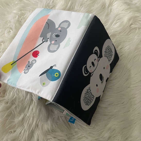 Tummy time high contrast baby book/ mirror - Picture 6 of 10